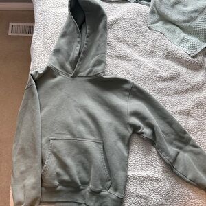 Aritzia Womens Perfect Hoodie Green